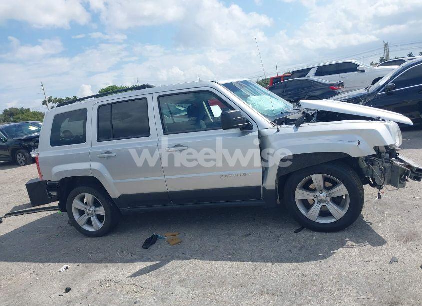 Photo 13 of 2013 Jeep Patriot LATITUDE (VIN 1C4NJPFA1DD260398)