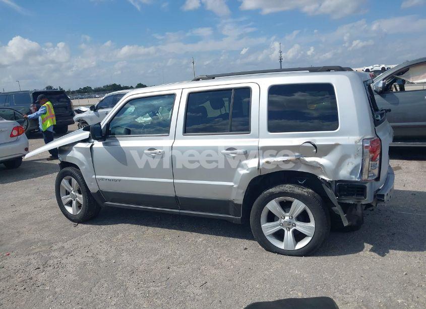 Photo 14 of 2013 Jeep Patriot LATITUDE (VIN 1C4NJPFA1DD260398)