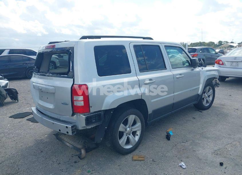 Photo 4 of 2013 Jeep Patriot LATITUDE (VIN 1C4NJPFA1DD260398)
