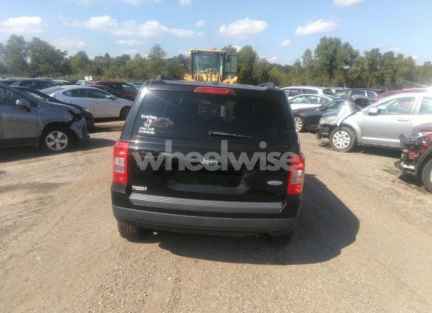 Photo 15 of 2015 Jeep Patriot LATITUDE (VIN 1C4NJPFA1FD428804)