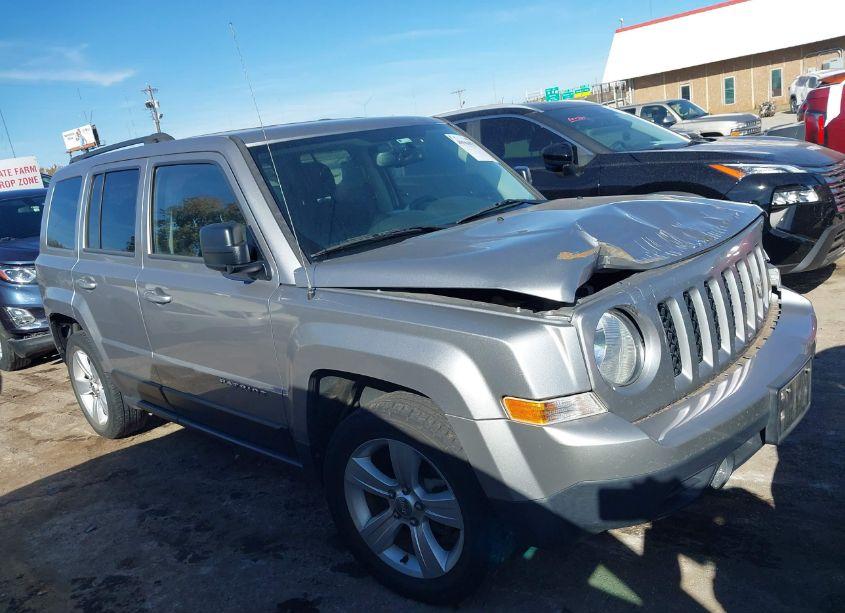 2016 Jeep Patriot LATITUDE (VIN 1C4NJPFA1GD647974) main photo