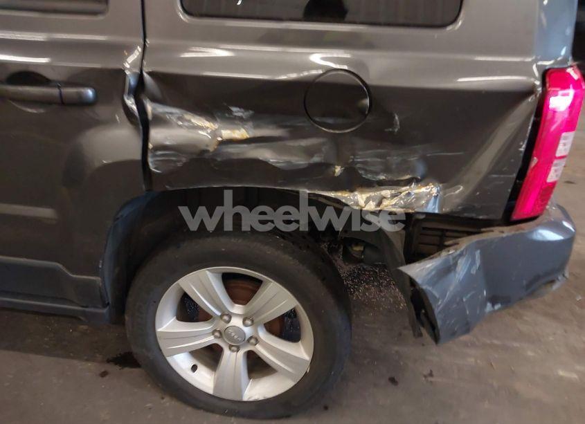 Photo 18 of 2017 Jeep Patriot LATITUDE FWD (VIN 1C4NJPFA1HD136671)