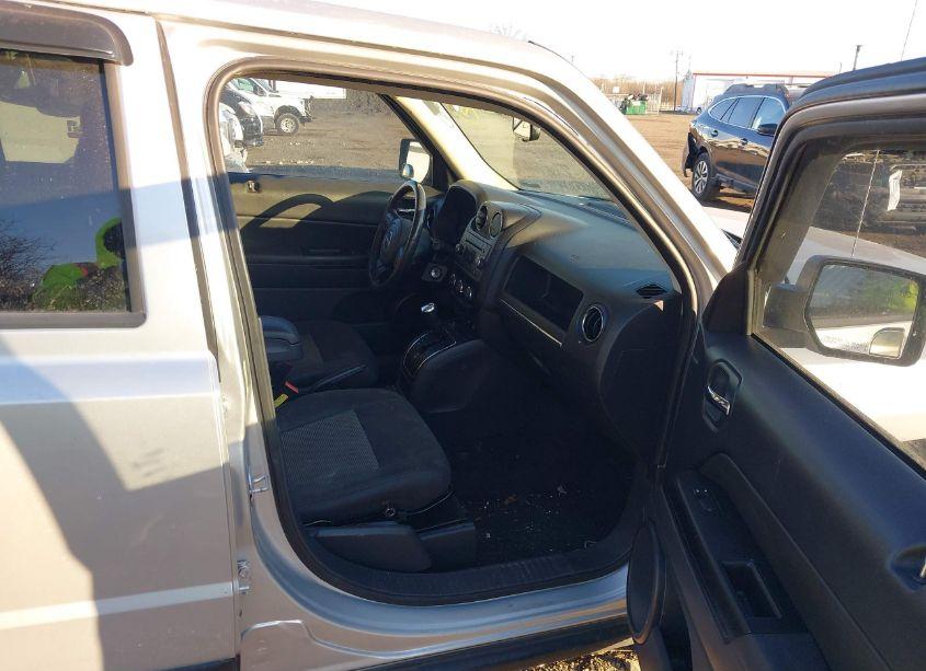 Photo 5 of 2013 Jeep Patriot LATITUDE (VIN 1C4NJPFA2DD166188)