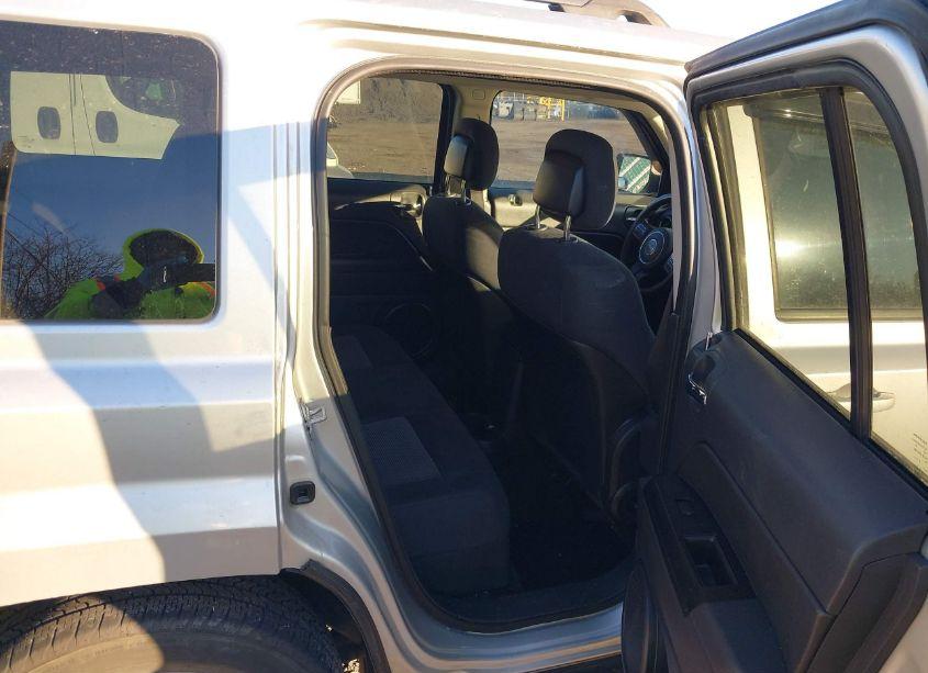 Photo 8 of 2013 Jeep Patriot LATITUDE (VIN 1C4NJPFA2DD166188)