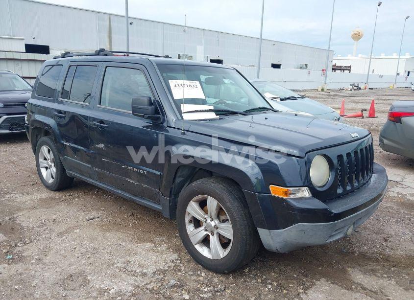 2014 Jeep Patriot LATITUDE (VIN 1C4NJPFA2ED564275) main photo