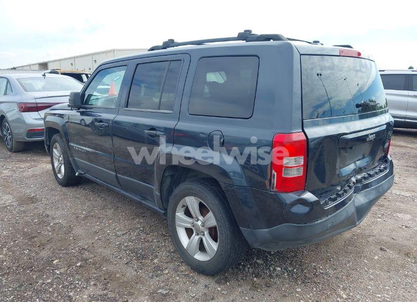 Photo 3 of 2014 Jeep Patriot LATITUDE (VIN 1C4NJPFA2ED564275)