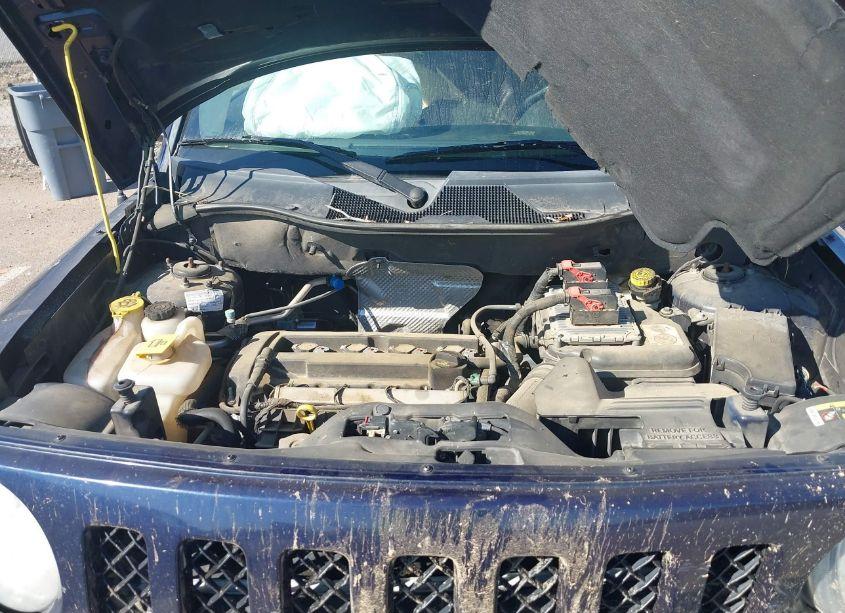 Photo 10 of 2014 Jeep Patriot LATITUDE (VIN 1C4NJPFA2ED600644)