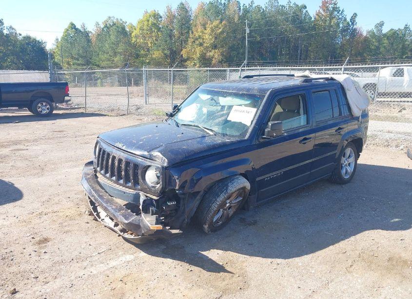 Photo 2 of 2014 Jeep Patriot LATITUDE (VIN 1C4NJPFA2ED600644)