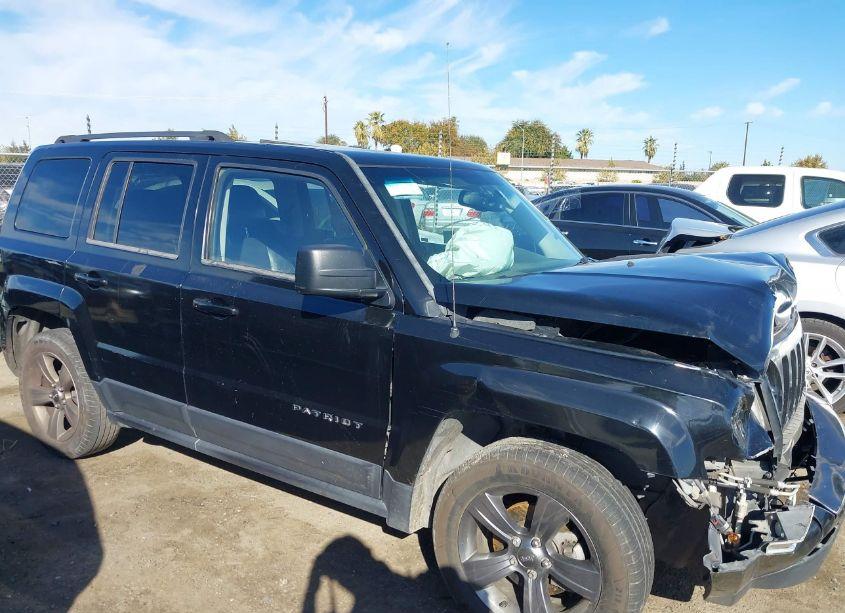 Photo 13 of 2014 Jeep Patriot HIGH ALTITUDE (VIN 1C4NJPFA2ED662688)