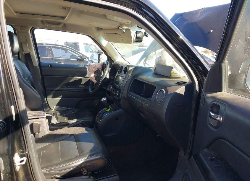 Photo 5 of 2014 Jeep Patriot HIGH ALTITUDE (VIN 1C4NJPFA2ED662688)