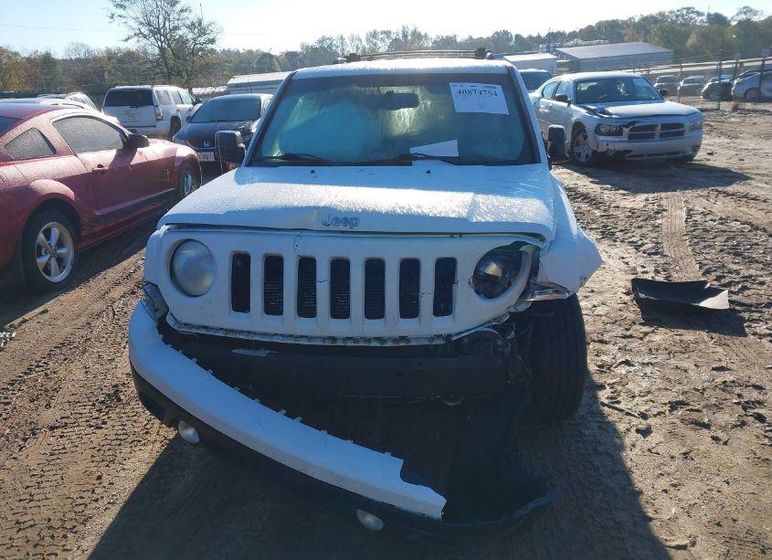 Photo 12 of 2014 Jeep Patriot LATITUDE (VIN 1C4NJPFA2ED698557)