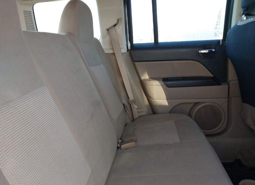 Photo 8 of 2014 Jeep Patriot LATITUDE (VIN 1C4NJPFA2ED698557)