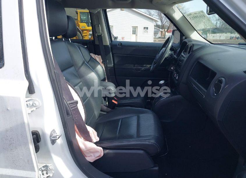 Photo 5 of 2016 Jeep Patriot HIGH ALTITUDE EDITION (VIN 1C4NJPFA2GD562612)