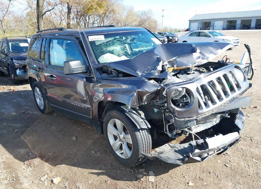 2016 Jeep Patriot LATITUDE (VIN 1C4NJPFA2GD722360) main photo