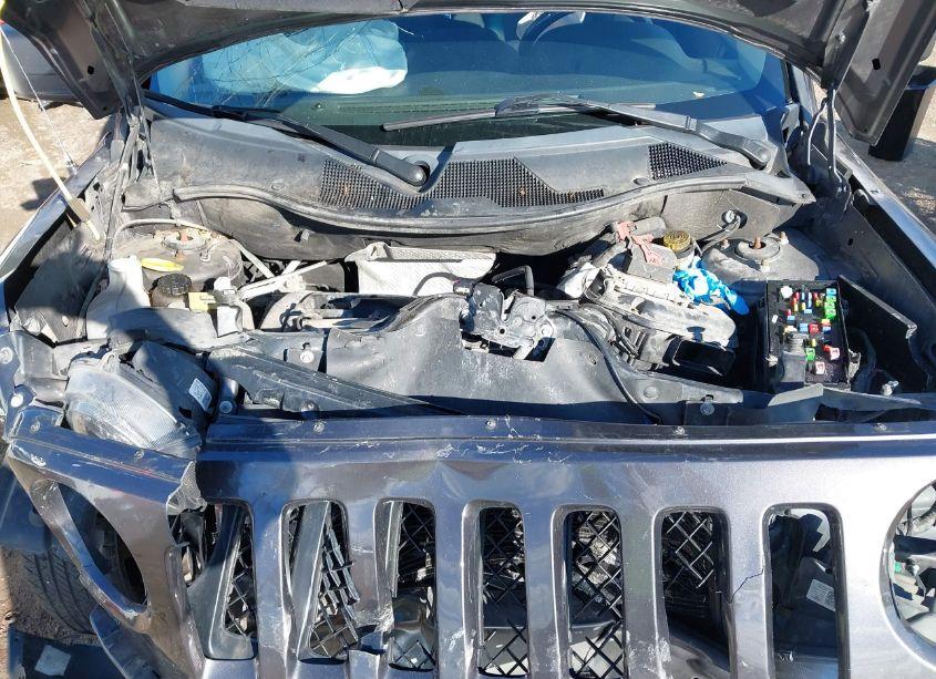 Photo 10 of 2016 Jeep Patriot LATITUDE (VIN 1C4NJPFA2GD722360)