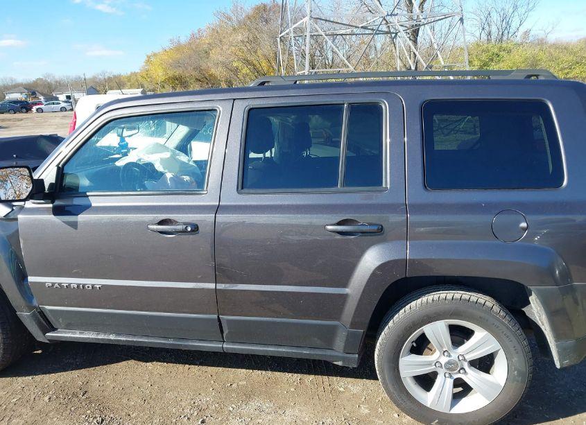 Photo 15 of 2016 Jeep Patriot LATITUDE (VIN 1C4NJPFA2GD722360)