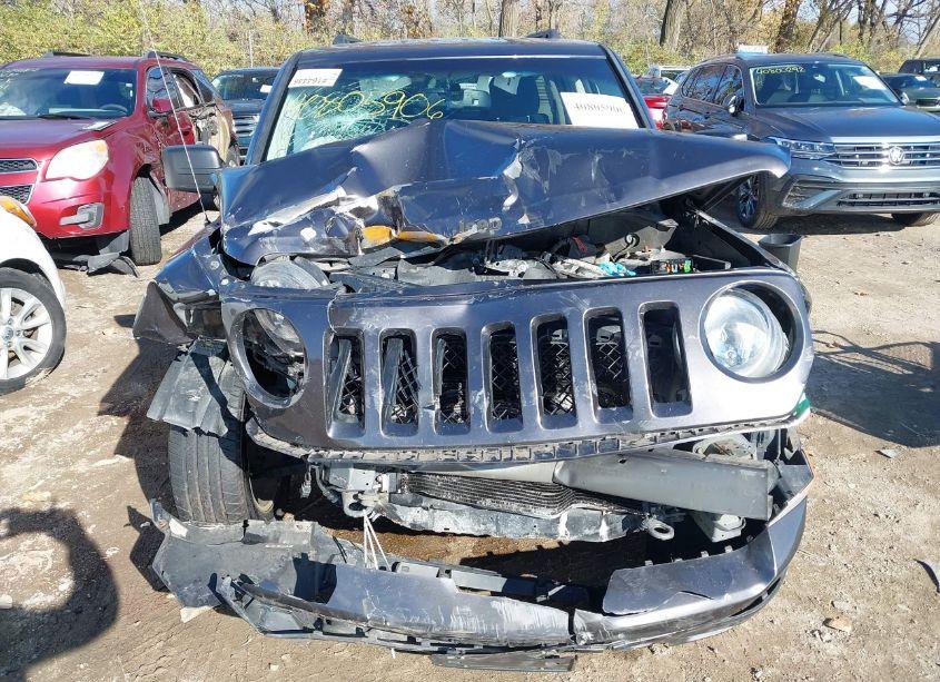 Photo 6 of 2016 Jeep Patriot LATITUDE (VIN 1C4NJPFA2GD722360)