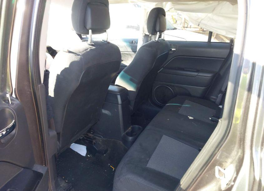 Photo 8 of 2016 Jeep Patriot LATITUDE (VIN 1C4NJPFA2GD722360)