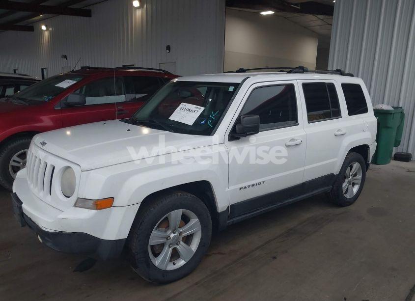 Photo 2 of 2014 Jeep Patriot LATITUDE (VIN 1C4NJPFA3ED618523)