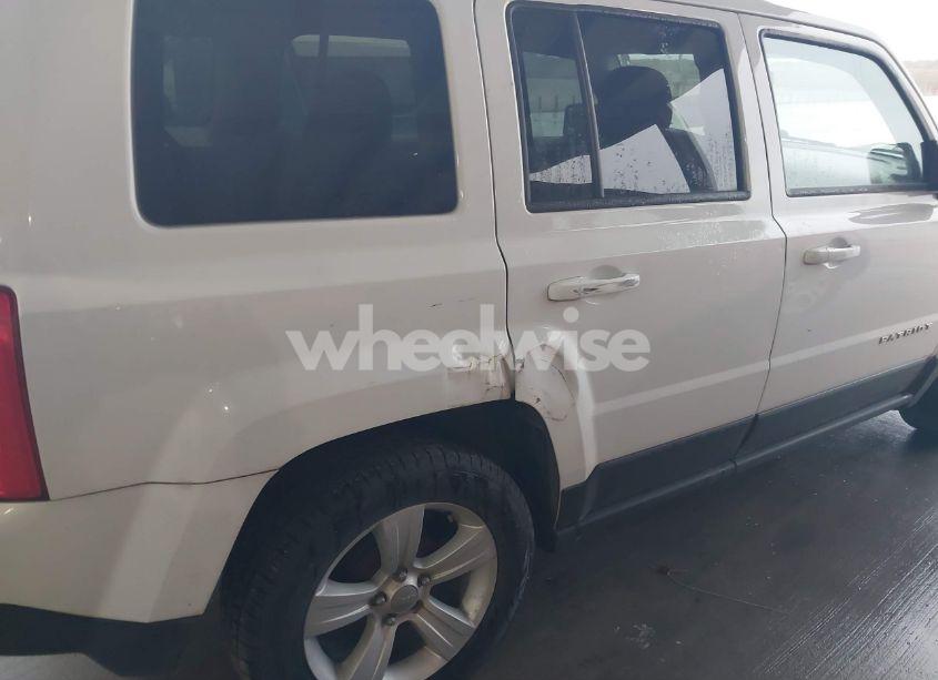 Photo 6 of 2014 Jeep Patriot LATITUDE (VIN 1C4NJPFA3ED618523)