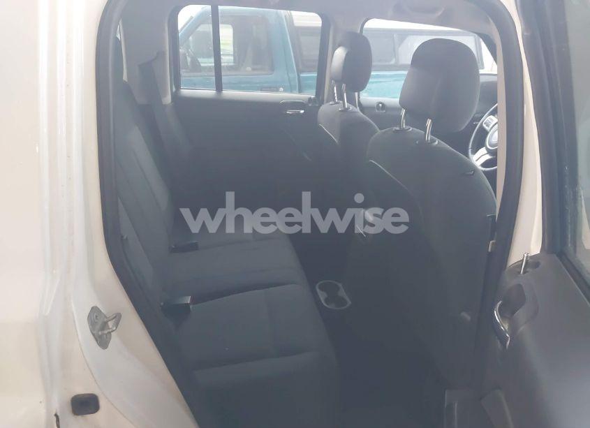 Photo 8 of 2014 Jeep Patriot LATITUDE (VIN 1C4NJPFA3ED618523)