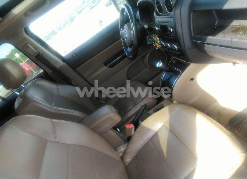 Photo 5 of 2014 Jeep Patriot HIGH ALTITUDE (VIN 1C4NJPFA3ED681685)
