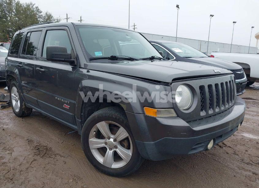 2016 Jeep Patriot LATITUDE (VIN 1C4NJPFA3GD640329) main photo