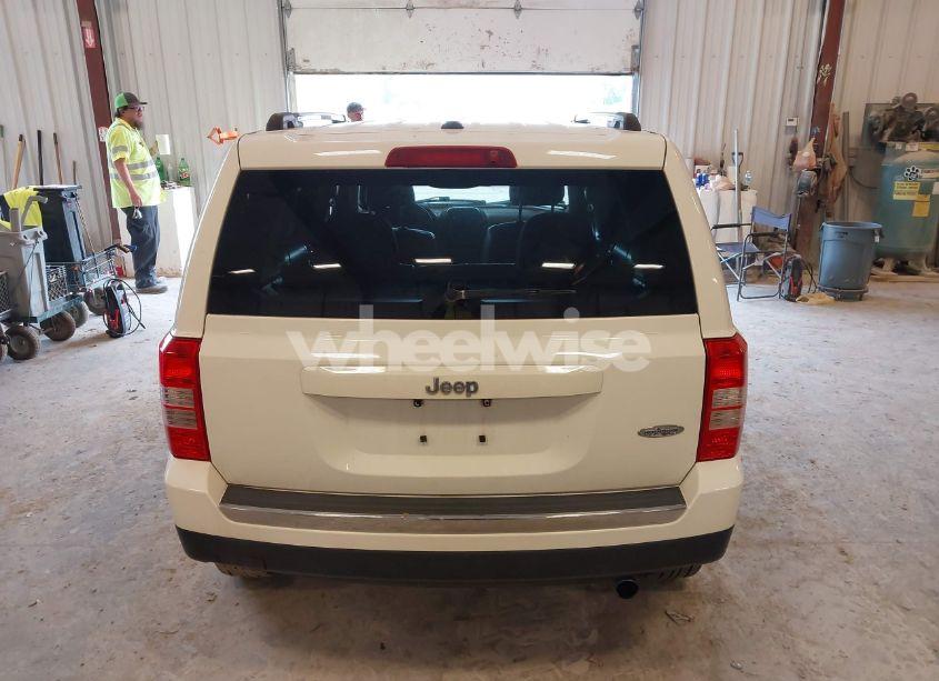 Photo 16 of 2017 Jeep Patriot HIGH ALTITUDE FWD (VIN 1C4NJPFA3HD187816)