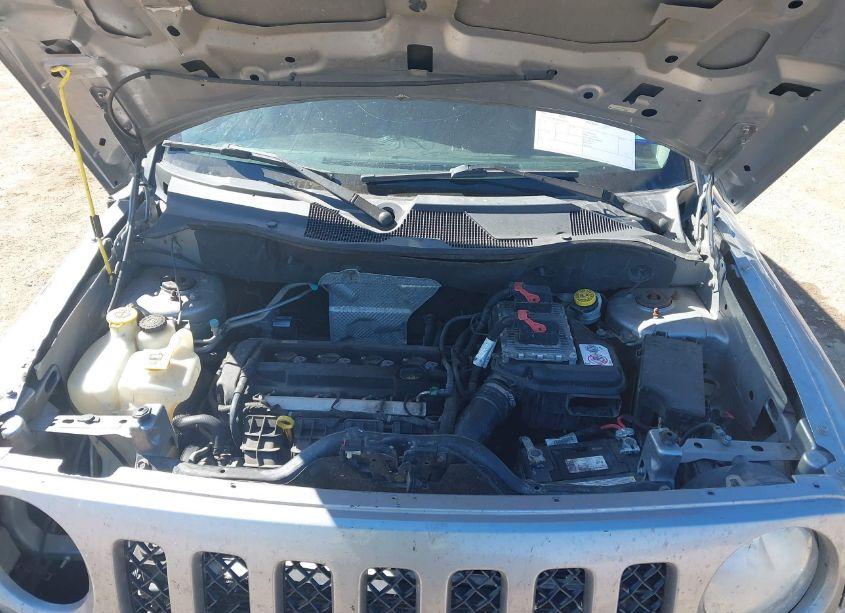 Photo 10 of 2014 Jeep Patriot HIGH ALTITUDE (VIN 1C4NJPFA4ED864576)