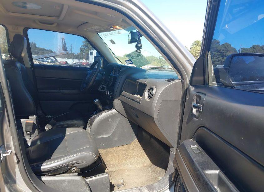 Photo 5 of 2014 Jeep Patriot HIGH ALTITUDE (VIN 1C4NJPFA4ED864576)