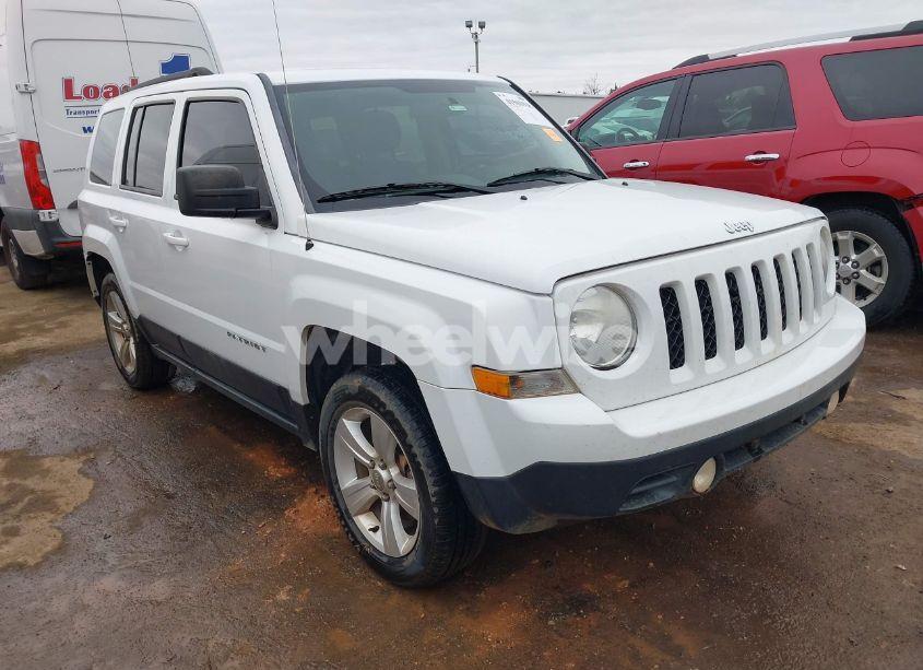2014 Jeep Patriot LATITUDE (VIN 1C4NJPFA5ED701144) main photo