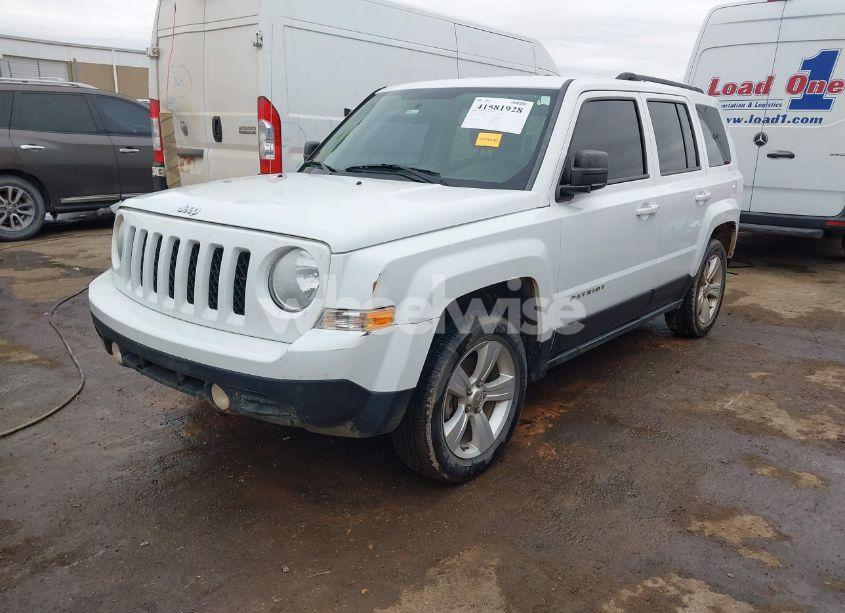 Photo 2 of 2014 Jeep Patriot LATITUDE (VIN 1C4NJPFA5ED701144)
