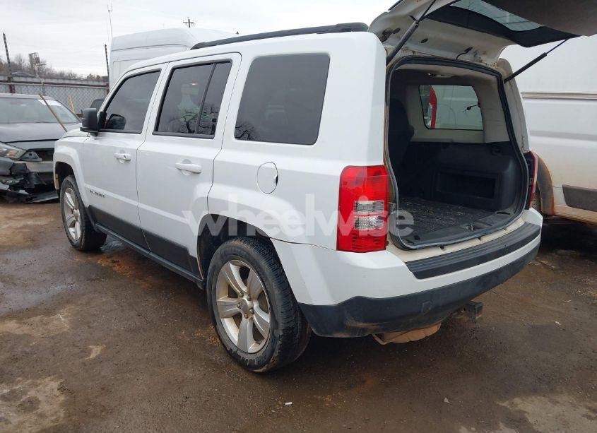Photo 3 of 2014 Jeep Patriot LATITUDE (VIN 1C4NJPFA5ED701144)