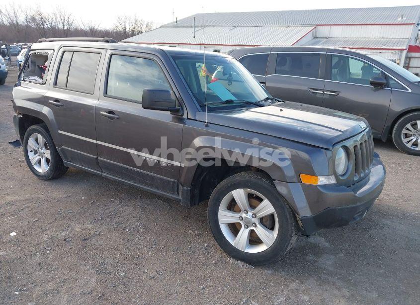 2016 Jeep Patriot LATITUDE (VIN 1C4NJPFA5GD543228) main photo