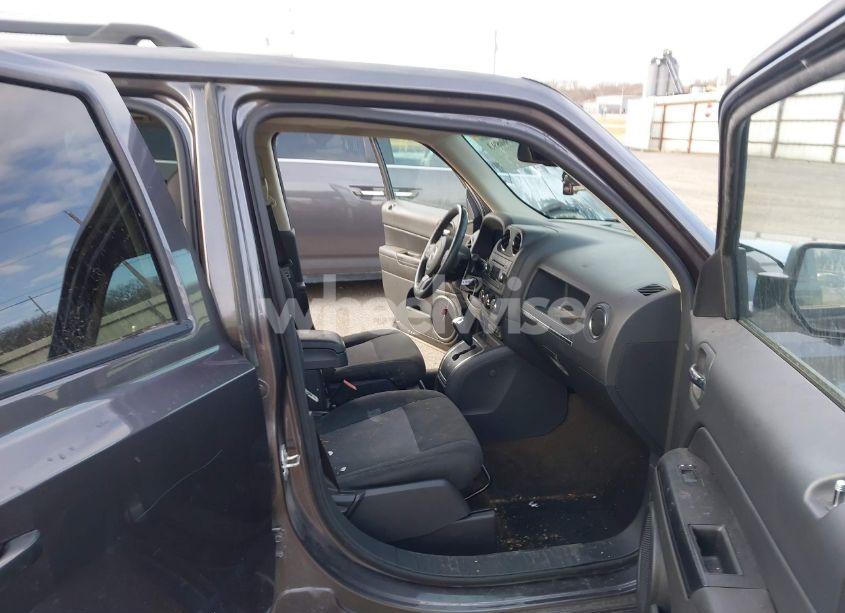 Photo 5 of 2016 Jeep Patriot LATITUDE (VIN 1C4NJPFA5GD543228)