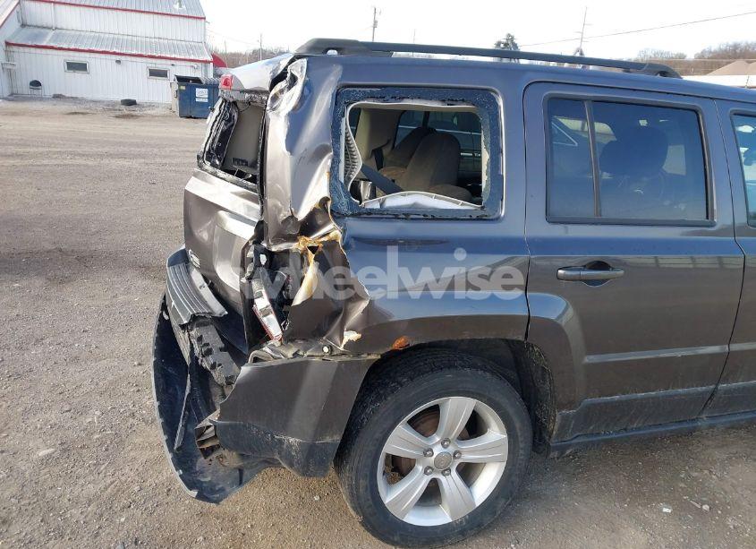 Photo 6 of 2016 Jeep Patriot LATITUDE (VIN 1C4NJPFA5GD543228)