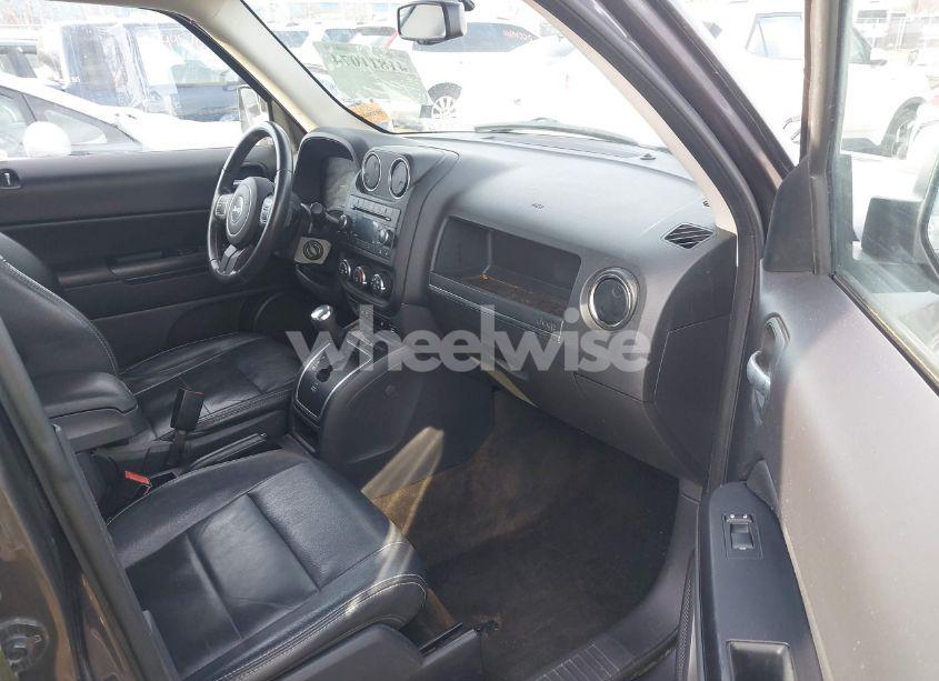 Photo 5 of 2017 Jeep Patriot HIGH ALTITUDE FWD (VIN 1C4NJPFA5HD131909)