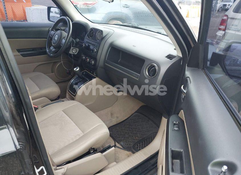 Photo 5 of 2012 Jeep Patriot LATITUDE (VIN 1C4NJPFA6CD696632)