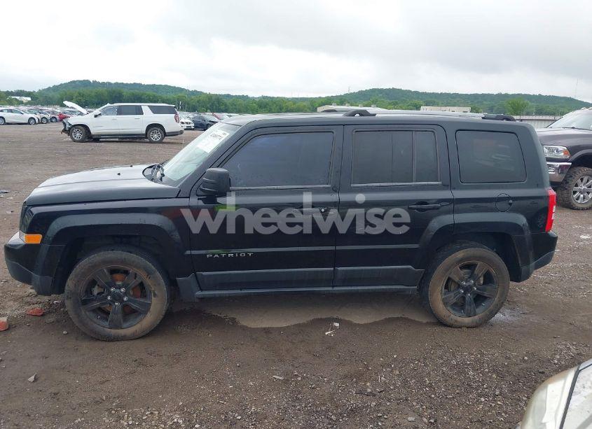 Photo 6 of 2012 Jeep Patriot LATITUDE (VIN 1C4NJPFA6CD696632)