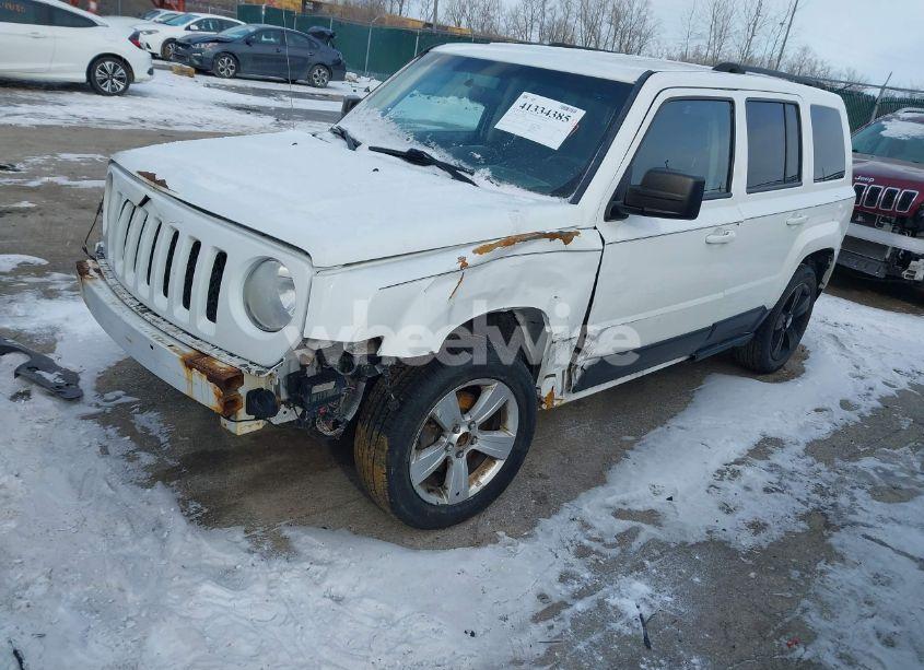 Photo 2 of 2014 Jeep Patriot LATITUDE (VIN 1C4NJPFA6ED502457)