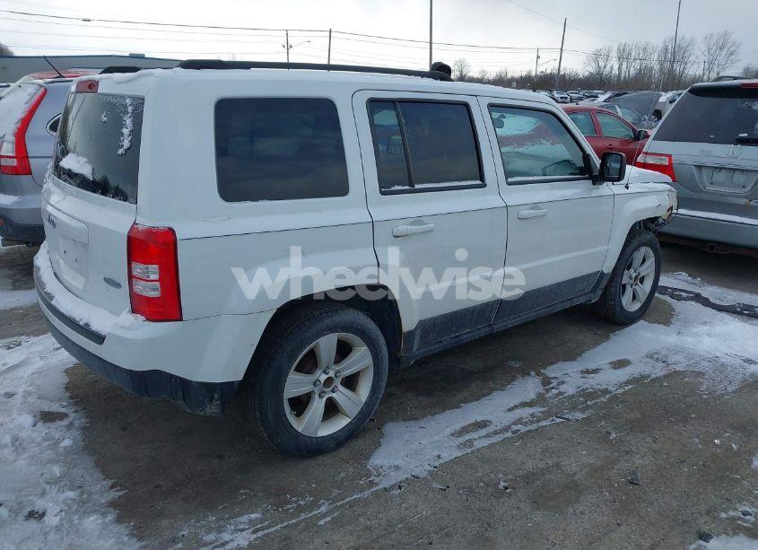Photo 4 of 2014 Jeep Patriot LATITUDE (VIN 1C4NJPFA6ED502457)
