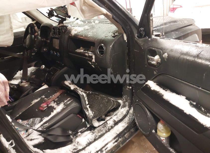 Photo 5 of 2014 Jeep Patriot HIGH ALTITUDE (VIN 1C4NJPFA6ED737327)