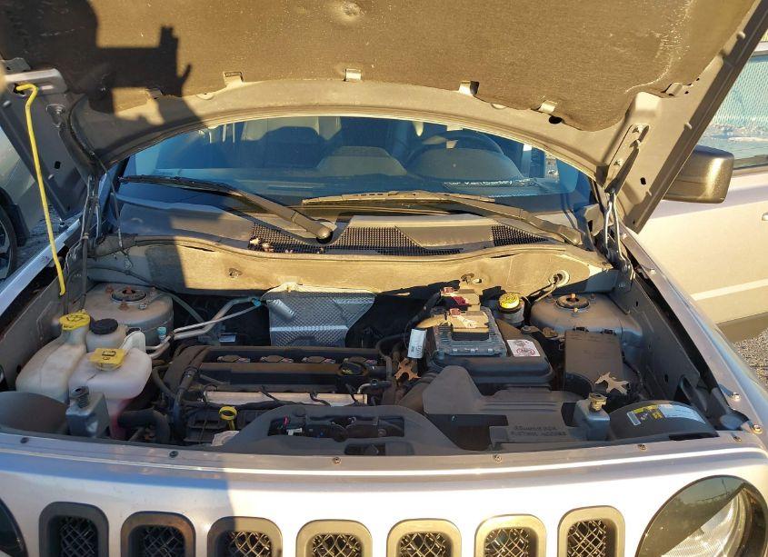 Photo 10 of 2015 Jeep Patriot HIGH ALTITUDE EDITION (VIN 1C4NJPFA7FD419685)