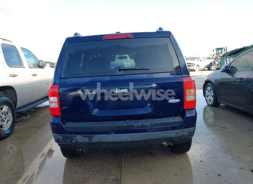 Photo 16 of 2016 Jeep Patriot LATITUDE (VIN 1C4NJPFA8GD615264)