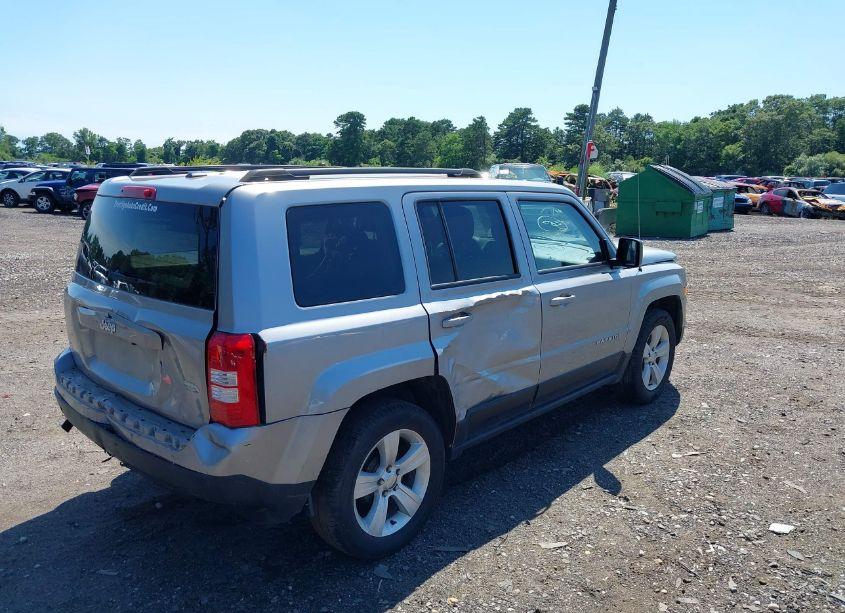 Photo 4 of 2016 Jeep Patriot LATITUDE (VIN 1C4NJPFA8GD711041)