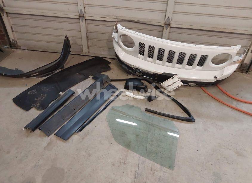 Photo 12 of 2016 Jeep Patriot HIGH ALTITUDE EDITION (VIN 1C4NJPFA8GD747747)