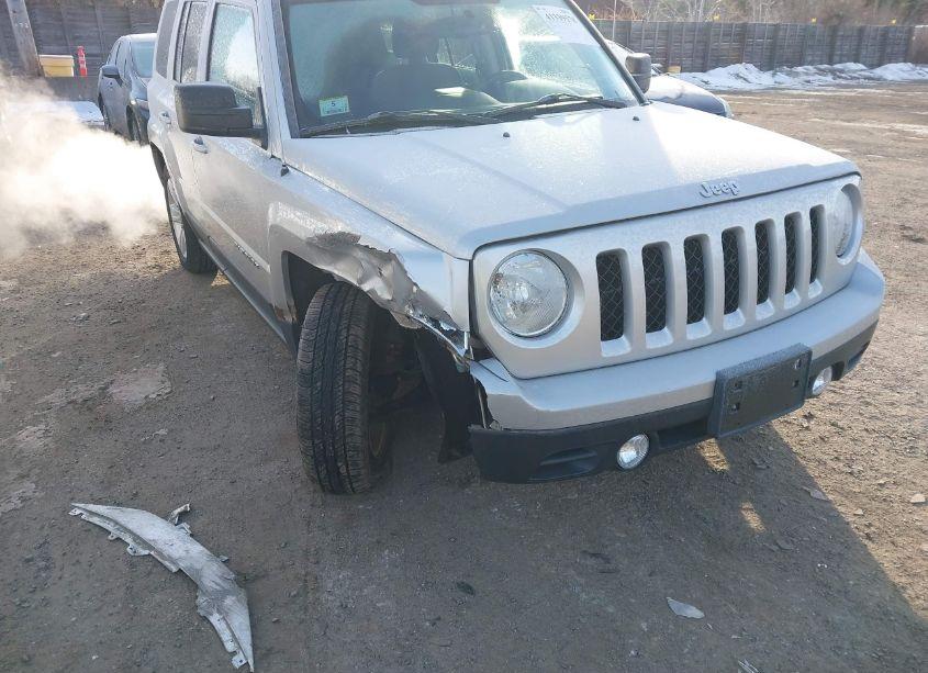 Photo 6 of 2013 Jeep Patriot LATITUDE (VIN 1C4NJPFA9DD125542)
