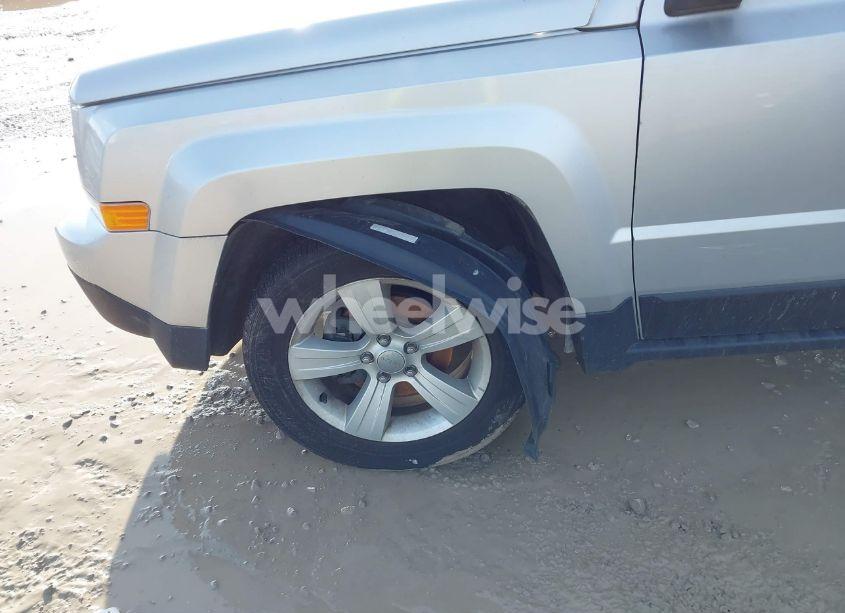 Photo 13 of 2014 Jeep Patriot LATITUDE (VIN 1C4NJPFA9ED513288)