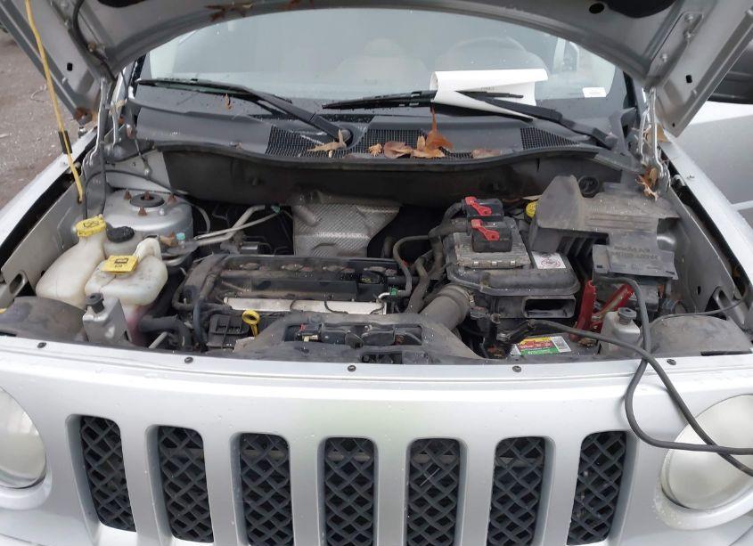 Photo 10 of 2013 Jeep Patriot LATITUDE (VIN 1C4NJPFAXDD260397)