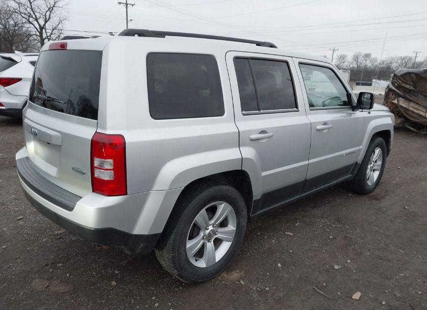 Photo 4 of 2013 Jeep Patriot LATITUDE (VIN 1C4NJPFAXDD260397)